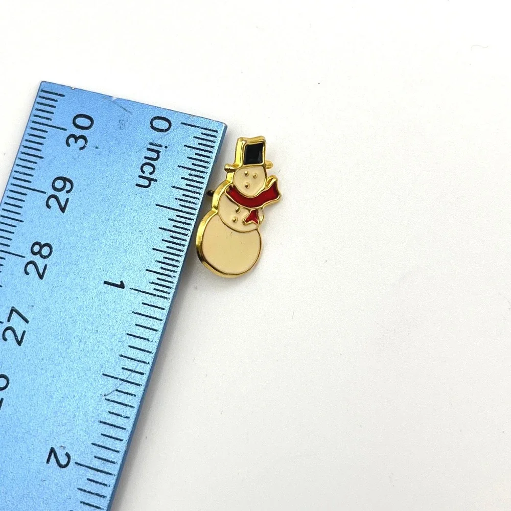 Snowman Enamel‎ Pin Gold Tone Holiday Christmas Red Scarf Black Top Hat Festive